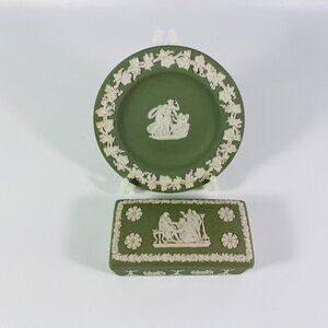 Set of 2 Wedgwood green Jasperware Trinket with Lid & plate